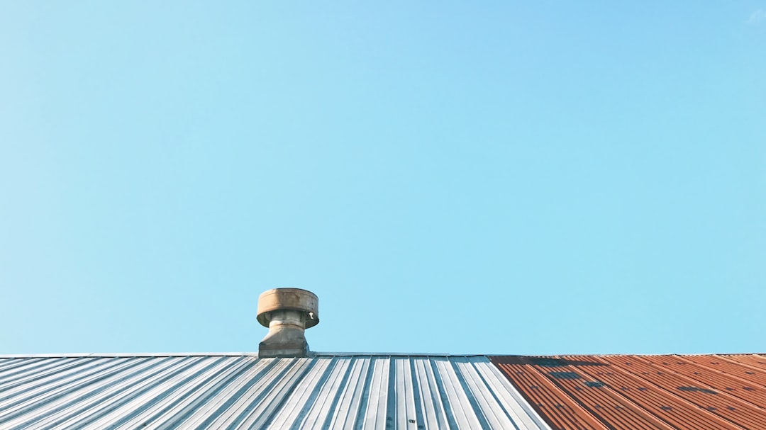 ensure the longevity of your roof with expert roof maintenance tips and services. discover essential practices to prevent leaks, enhance energy efficiency, and protect your home from the elements.